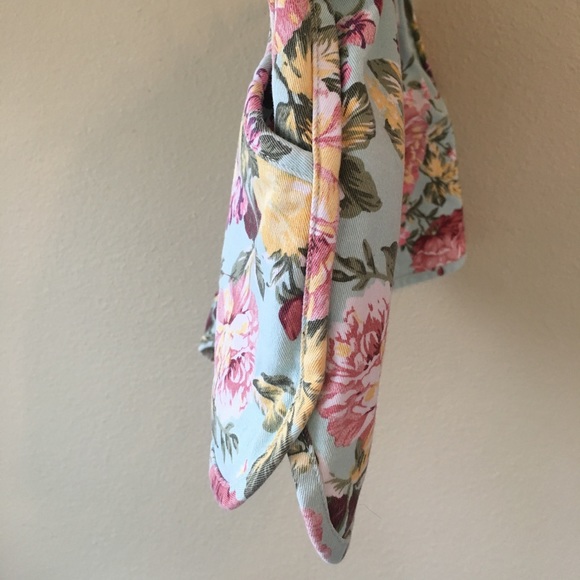 Honey Punch Floral Denim Shorts - Picture 5 of 6